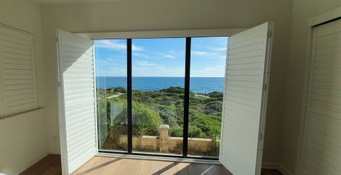 The Beach House - Port Bouvard - Accommodation VIC 3