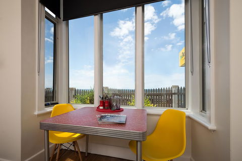 Penguin Waterfront Escape - Accommodation VIC 17