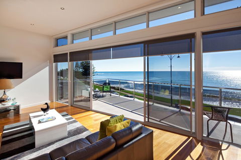 Penguin Waterfront Escape - Accommodation VIC 1