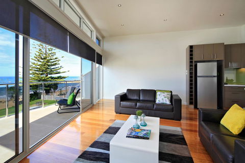 Penguin Waterfront Escape - Accommodation VIC 10