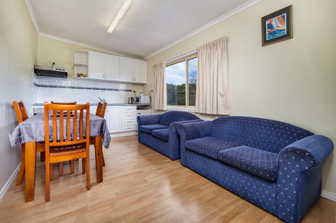Wintersun Gardens Motel - Accommodation VIC 19