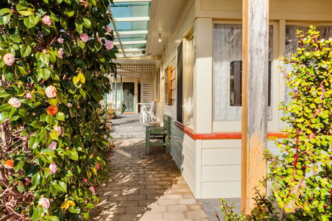 Wintersun Gardens Motel - Accommodation VIC 22