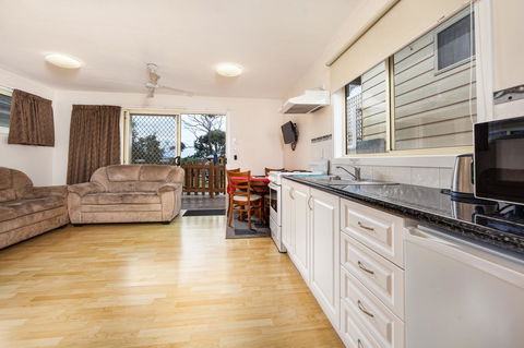 Wintersun Gardens Motel - Accommodation VIC 35