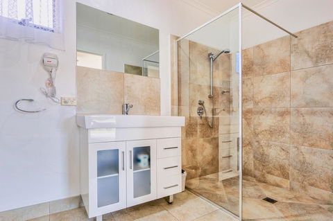 Wintersun Gardens Motel - Accommodation VIC 3