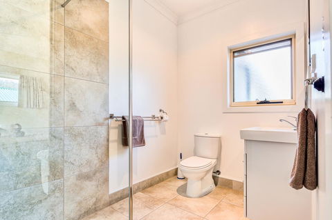 Wintersun Gardens Motel - Accommodation VIC 16
