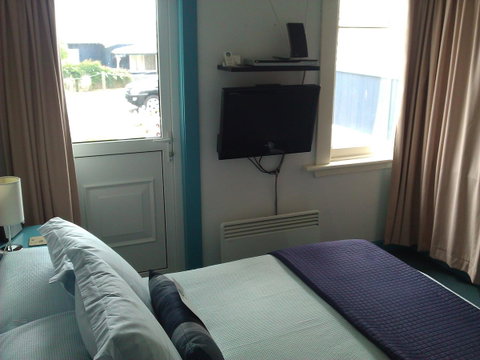 Freycinet Waters - Accommodation VIC 18