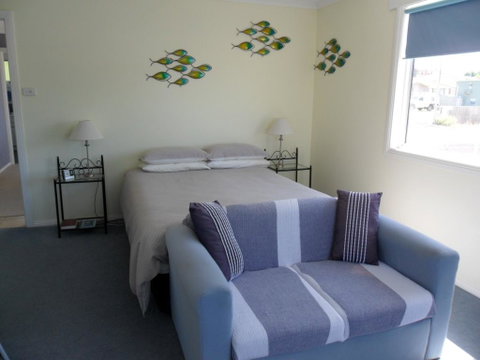 Freycinet Waters - Accommodation VIC 44