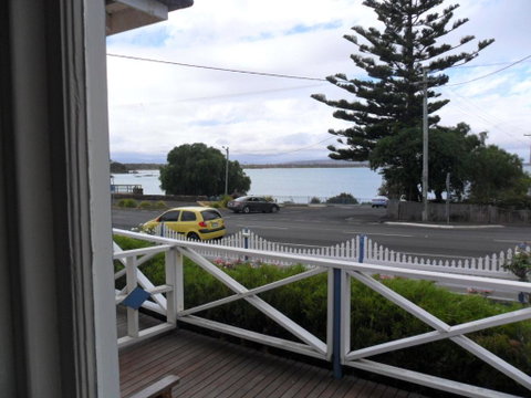 Freycinet Waters - Accommodation VIC 12