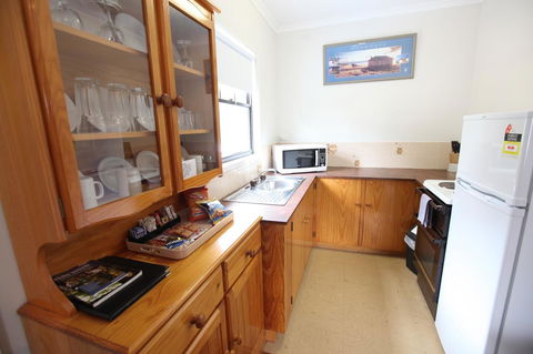 The Fox And Hounds Historic Hotel - Accommodation VIC 4