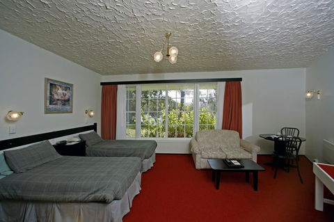 The Fox And Hounds Historic Hotel - Accommodation VIC 30