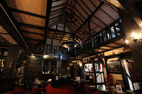 The Fox And Hounds Historic Hotel - Accommodation VIC 36