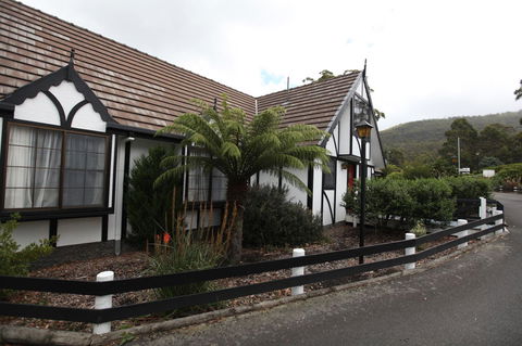 The Fox And Hounds Historic Hotel - Accommodation VIC 29