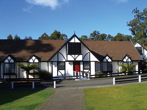 The Fox And Hounds Historic Hotel - Accommodation VIC 0