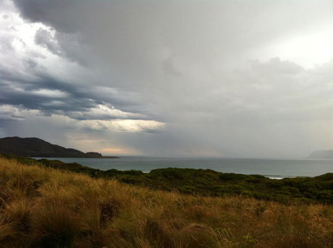 Cloudy Bay Beach House - Accommodation VIC 41