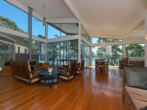 Cloudy Bay Lagoon Estate - Accommodation VIC 4