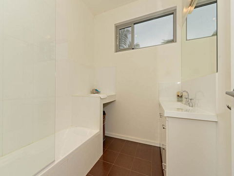 Cloudy Bay Lagoon Estate - Accommodation VIC 15