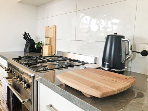 EMBRACING EVANDALE - Hosted By L'Abode Accommodation - Accommodation VIC 20