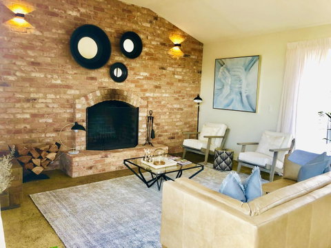 EMBRACING EVANDALE - Hosted By L'Abode Accommodation - Accommodation VIC 10