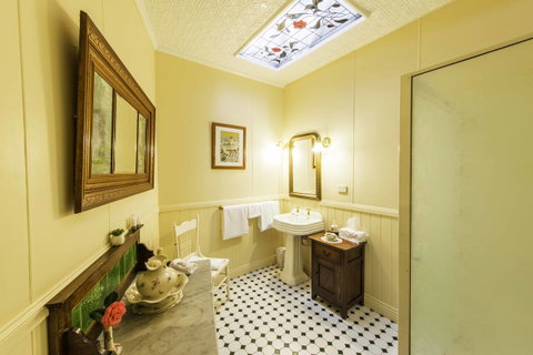 Touchwood Cottages - Accommodation VIC 35