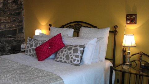Touchwood Cottages - Accommodation VIC 18