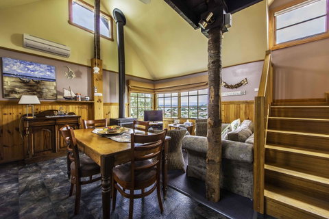 Touchwood Cottages - Accommodation VIC 33