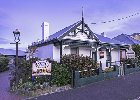 Touchwood Cottages - Accommodation VIC 5