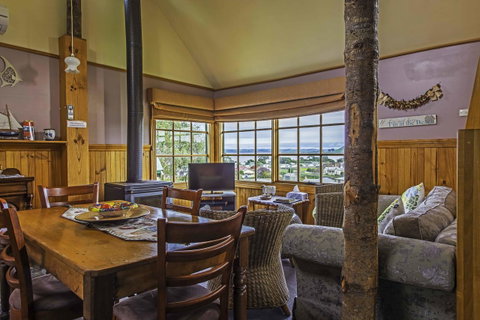 Touchwood Cottages - Accommodation VIC 32