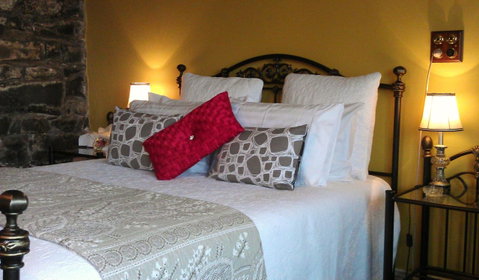 Touchwood Cottages - Accommodation VIC 28