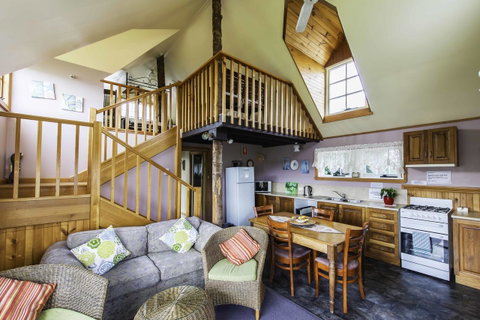 Touchwood Cottages - Accommodation VIC 29