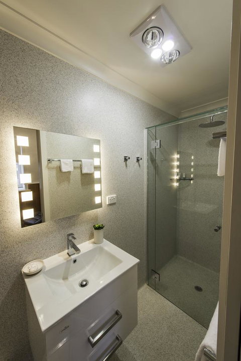 Touchwood Cottages - Accommodation VIC 15