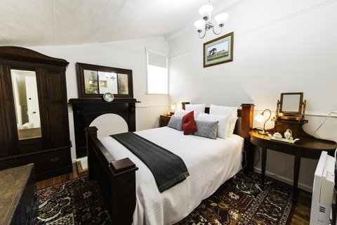 Touchwood Cottages - Accommodation VIC 13
