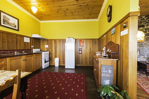 Touchwood Cottages - Accommodation VIC 40