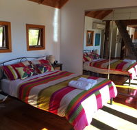 The Tree House - Accommodation VIC
