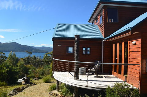 The Tree House - Accommodation VIC 4