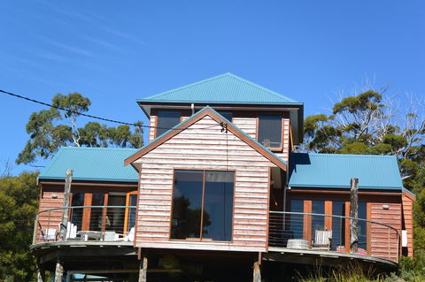 The Tree House - Accommodation VIC 6