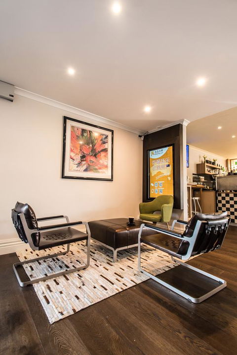 The Waverley International Hotel - Accommodation VIC 25