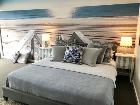 Lorne World - Accommodation VIC 3