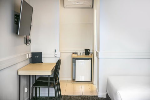 Nightcap At Matthew Flinders Hotel - Accommodation VIC 14