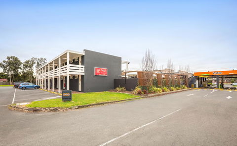Nightcap At Keysborough Hotel - Accommodation VIC 4