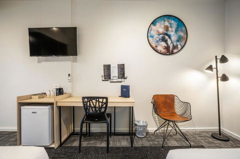 Nightcap At Keysborough Hotel - Accommodation VIC 20