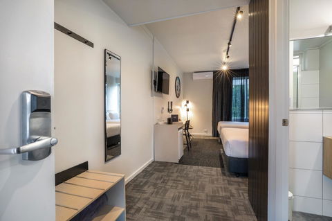 Nightcap At Keysborough Hotel - Accommodation VIC 21