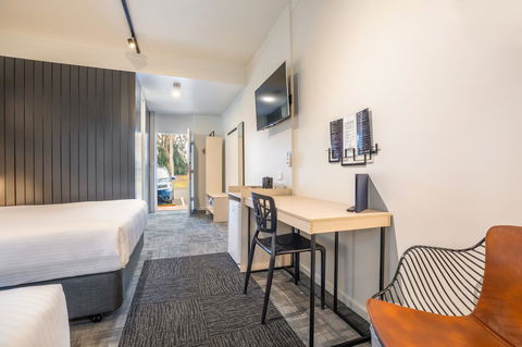 Nightcap At Keysborough Hotel - Accommodation VIC 18