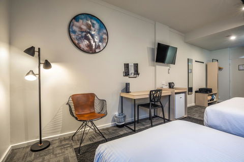 Nightcap At Keysborough Hotel - Accommodation VIC 2