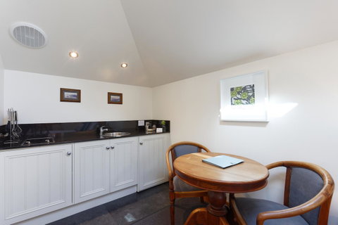 54 On Bank - Accommodation VIC 21