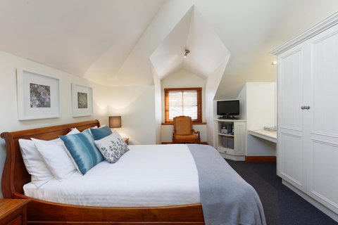 54 On Bank - Accommodation VIC 19
