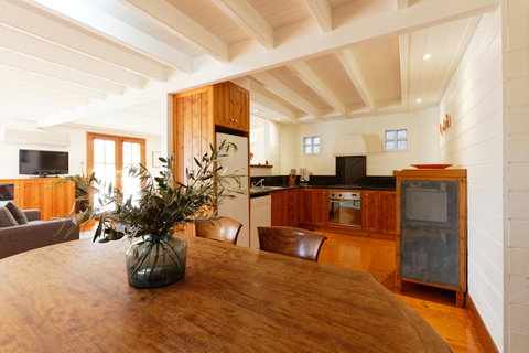 54 On Bank - Accommodation VIC 8