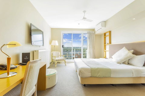 Deep Blue Hotel & Hot Springs - Accommodation VIC 41