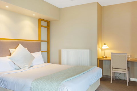 Deep Blue Hotel & Hot Springs - Accommodation VIC 36