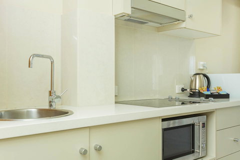 Deep Blue Hotel & Hot Springs - Accommodation VIC 35