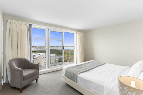 Deep Blue Hotel & Hot Springs - Accommodation VIC 26